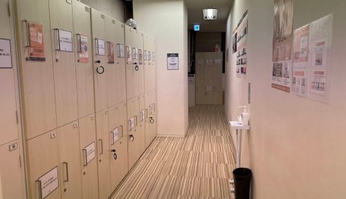 ロイブ名古屋店のロッカールーム